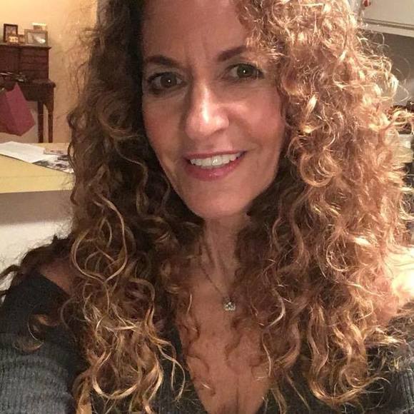 Meet your Posher, Andrea - Picture 1 of 1